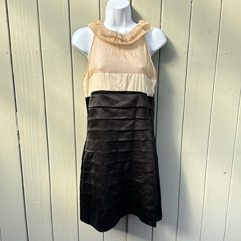 Shulami L black sleeveless dress
